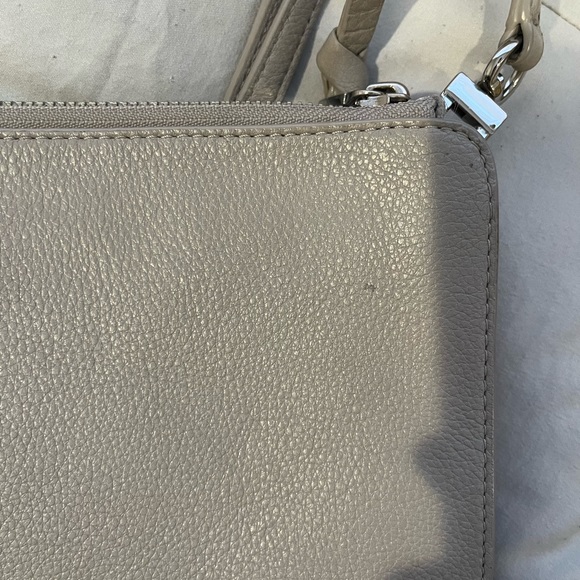 Tory Burch cross body purse 🩶 - Picture 4 of 5